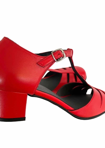 <h2>Orange rød skind sko med spænde fra Nordic ShoePeople</h2>